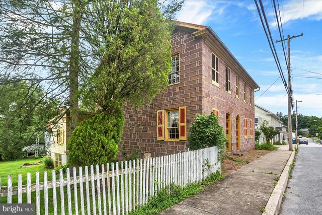 302 W FRONT ST, Lewisberry, PA 17339