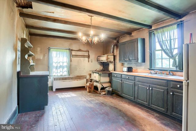 302 W FRONT ST, Lewisberry, PA 17339