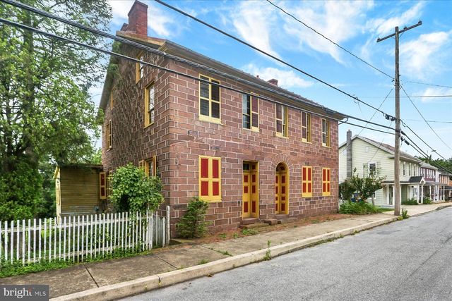 302 W FRONT ST, Lewisberry, PA 17339