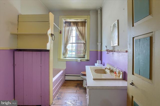 302 W FRONT ST, Lewisberry, PA 17339