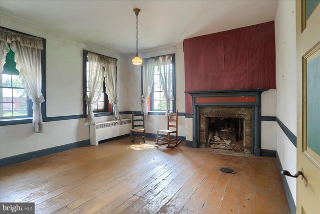 302 W FRONT ST, Lewisberry, PA 17339