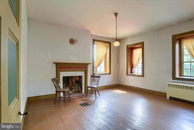 302 W FRONT ST, Lewisberry, PA 17339