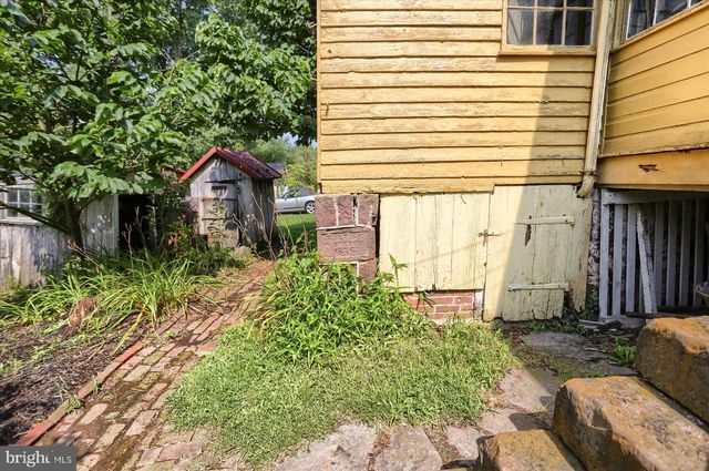 302 W FRONT ST, Lewisberry, PA 17339