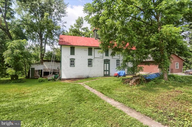 302 W FRONT ST, Lewisberry, PA 17339