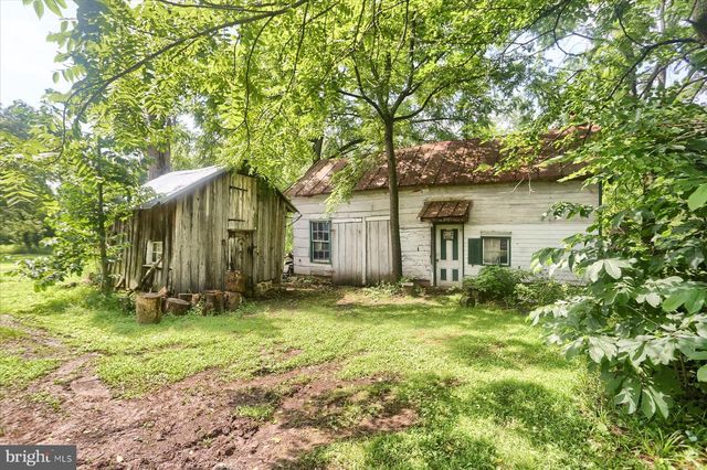 302 W FRONT ST, Lewisberry, PA 17339