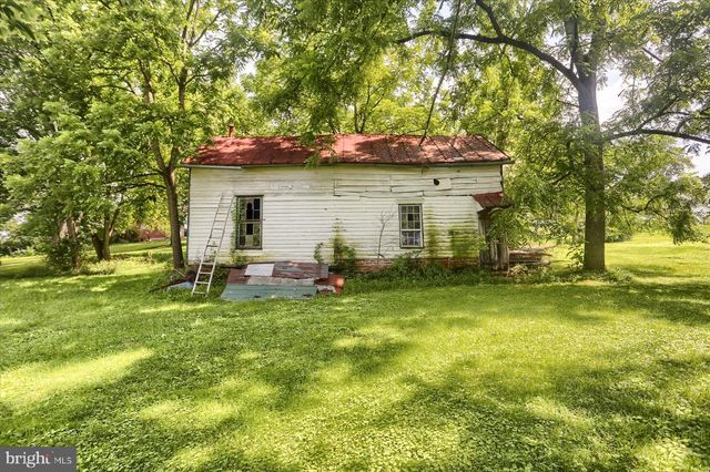 302 W FRONT ST, Lewisberry, PA 17339