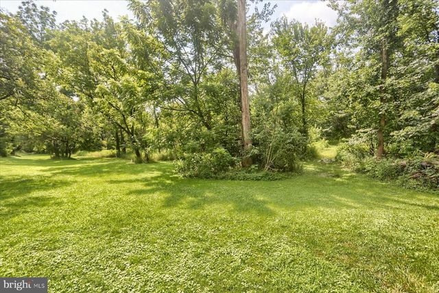 302 W FRONT ST, Lewisberry, PA 17339