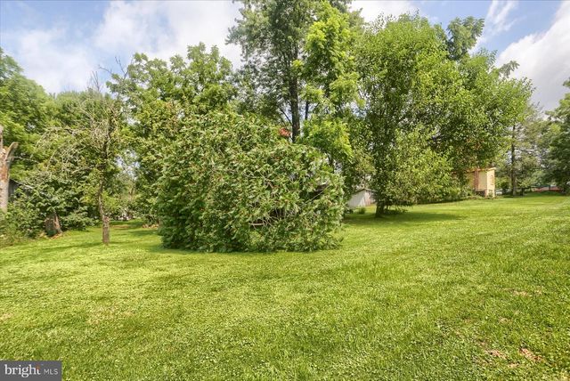 302 W FRONT ST, Lewisberry, PA 17339