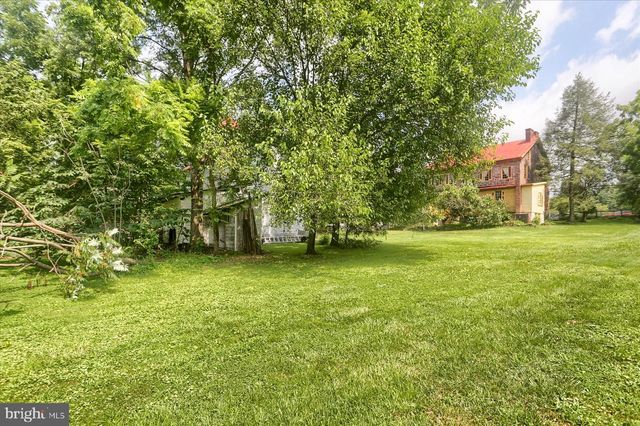 302 W FRONT ST, Lewisberry, PA 17339