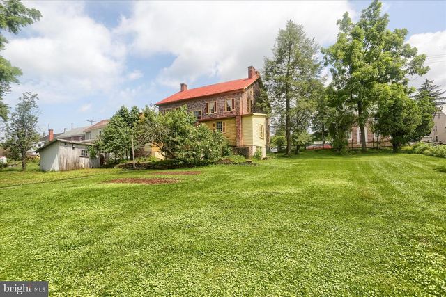 302 W FRONT ST, Lewisberry, PA 17339