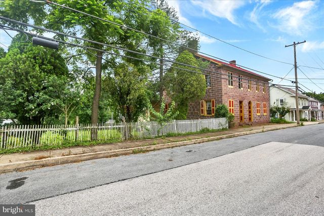 302 W FRONT ST, Lewisberry, PA 17339