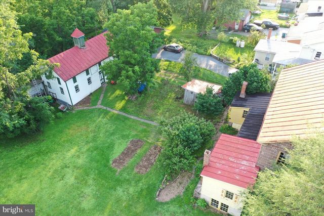 302 W FRONT ST, Lewisberry, PA 17339