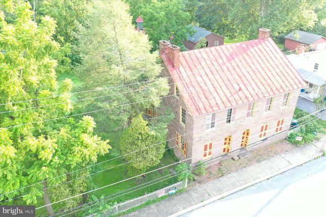 302 W FRONT ST, Lewisberry, PA 17339