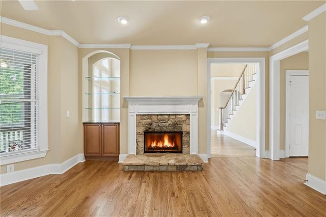 715 Crescent Circle, Canton, GA 30115