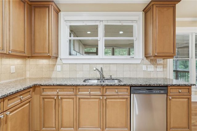 715 Crescent Circle, Canton, GA 30115