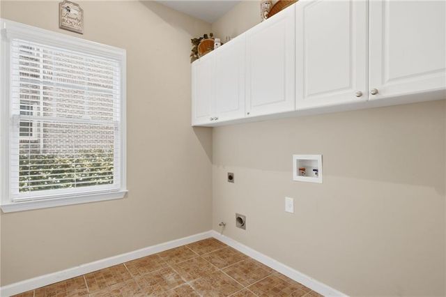 715 Crescent Circle, Canton, GA 30115
