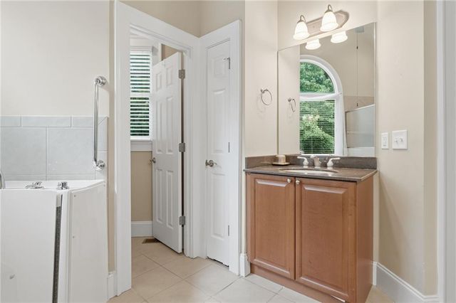 715 Crescent Circle, Canton, GA 30115