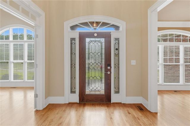 715 Crescent Circle, Canton, GA 30115