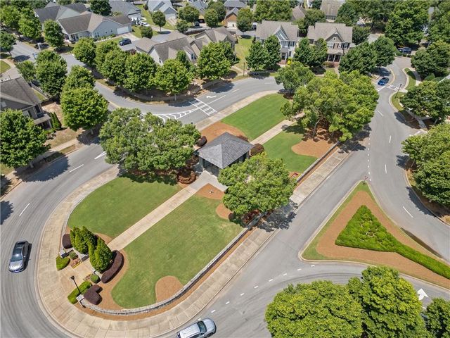 715 Crescent Circle, Canton, GA 30115