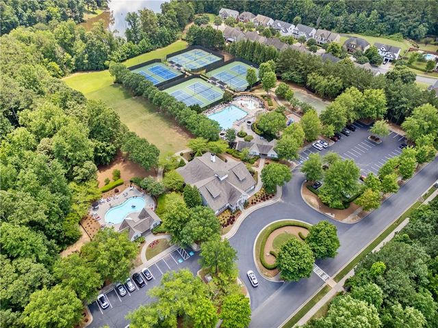 715 Crescent Circle, Canton, GA 30115
