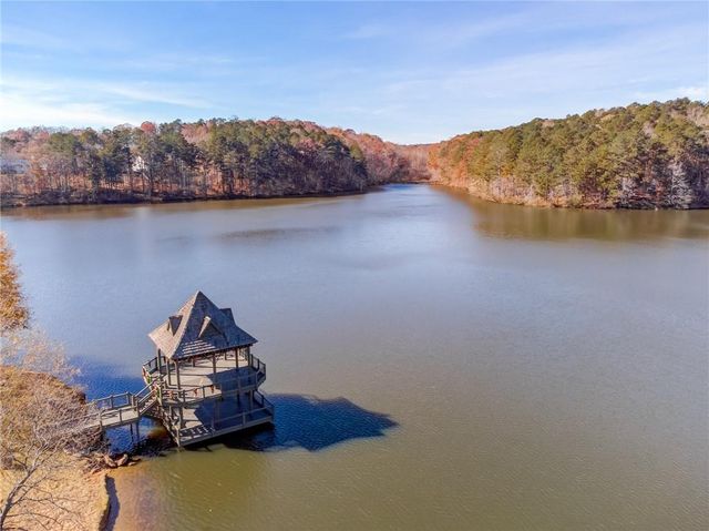 715 Crescent Circle, Canton, GA 30115