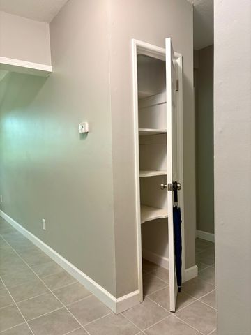 304 Pine Rock Avenue APT C4, Hamden, CT 06514