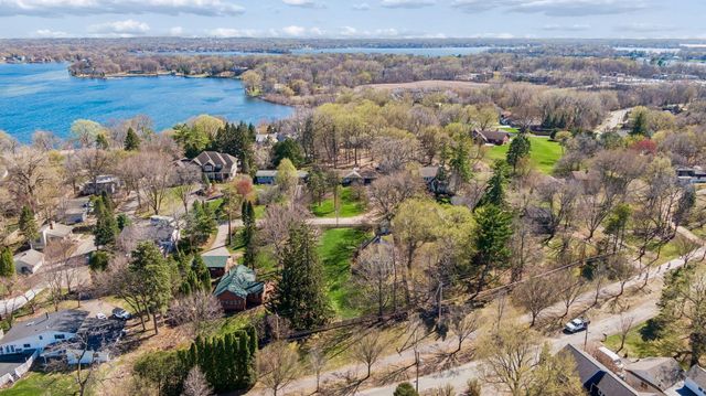 3142 Brooks Lane, Wayzata, MN 55391