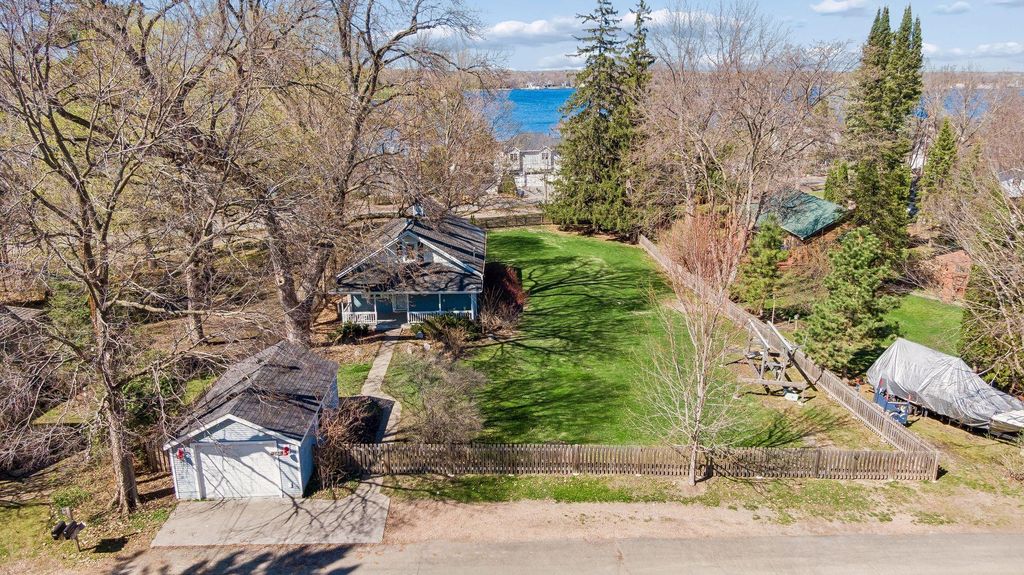 3142 Brooks Lane, Wayzata, MN 55391