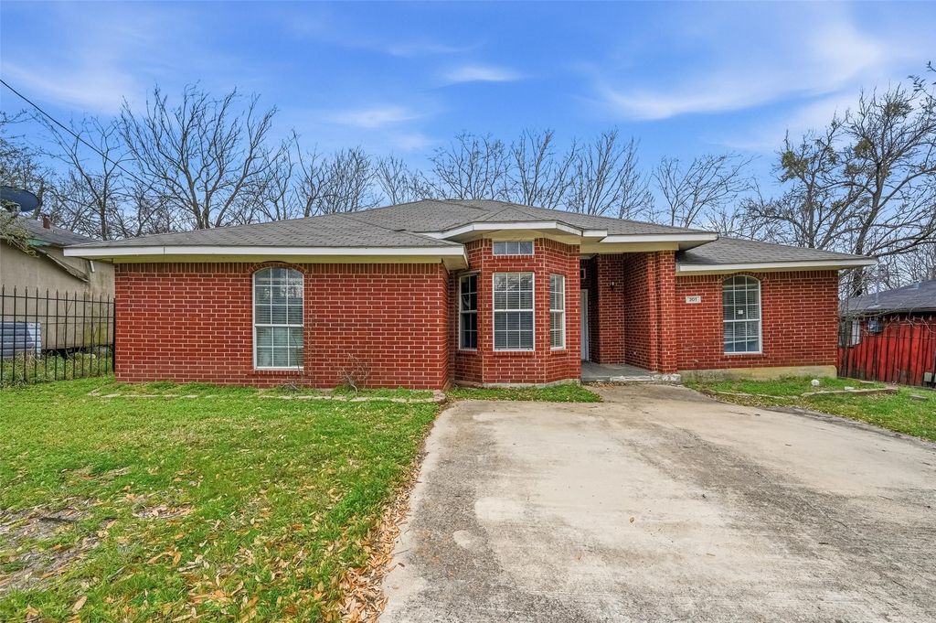 201 West Lane, West Tawakoni, TX 75474