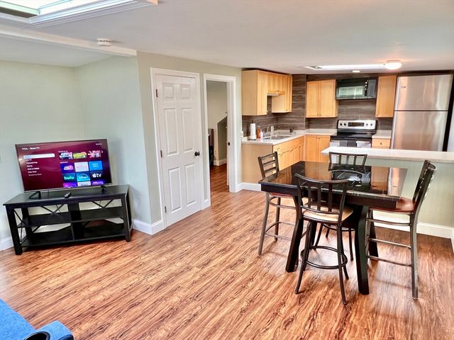 13 Main St, Plaistow, NH 03865