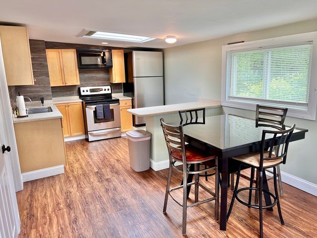 13 Main St, Plaistow, NH 03865