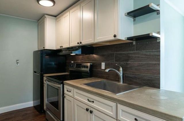 13 Main St, Plaistow, NH 03865