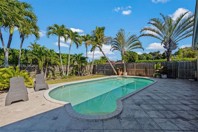 12805 SW 193rd Ter, Miami, FL 33177