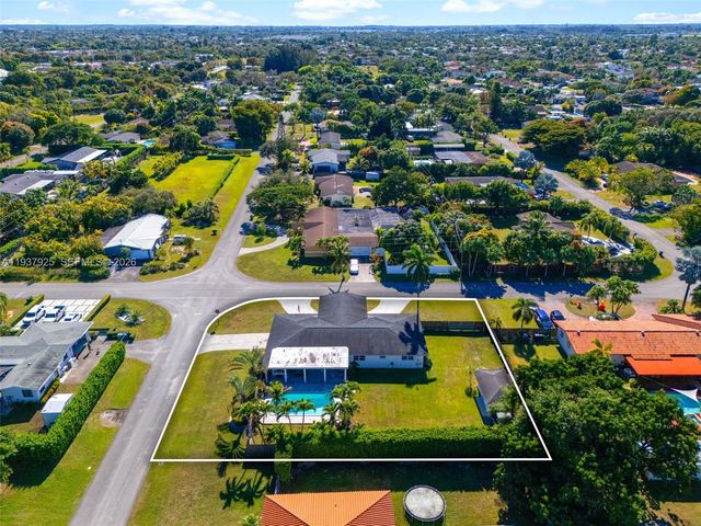 12805 SW 193rd Ter, Miami, FL 33177