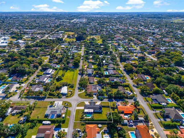 12805 SW 193rd Ter, Miami, FL 33177