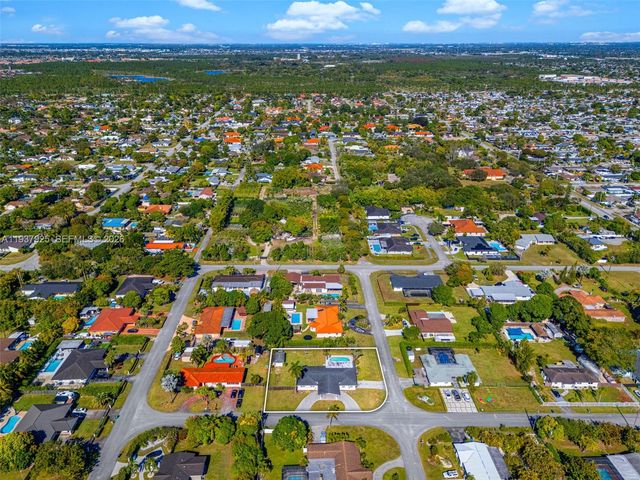 12805 SW 193rd Ter, Miami, FL 33177