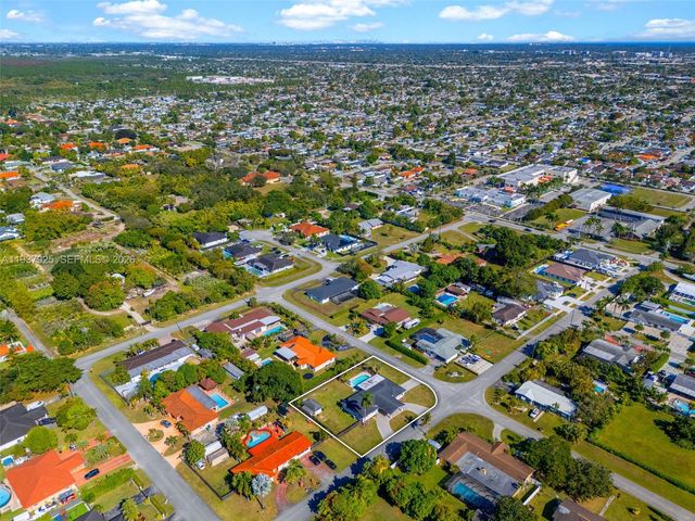 12805 SW 193rd Ter, Miami, FL 33177