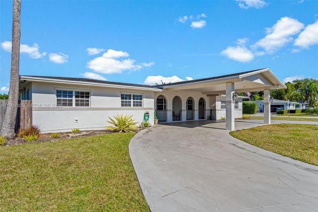 12805 SW 193rd Ter, Miami, FL 33177