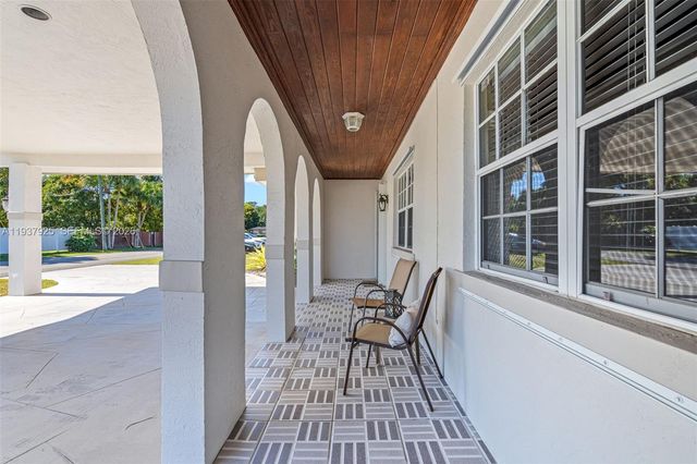 12805 SW 193rd Ter, Miami, FL 33177