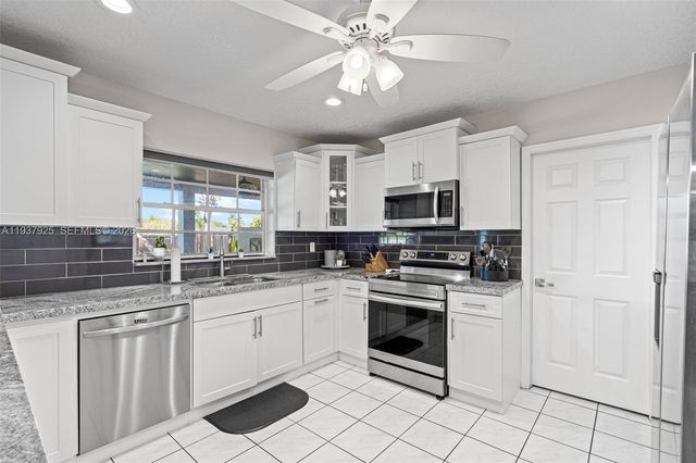 12805 SW 193rd Ter, Miami, FL 33177