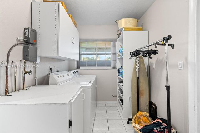 12805 SW 193rd Ter, Miami, FL 33177