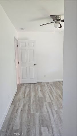 17615 Victory Boulevard, Lake Balboa, CA 91406