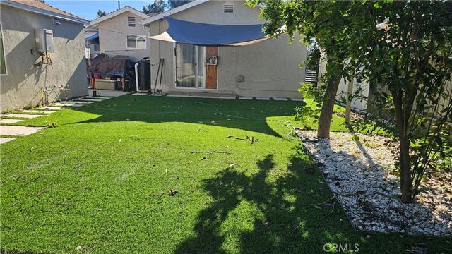 17615 Victory Boulevard, Lake Balboa, CA 91406