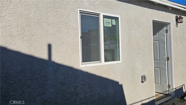 17615 Victory Boulevard, Lake Balboa, CA 91406