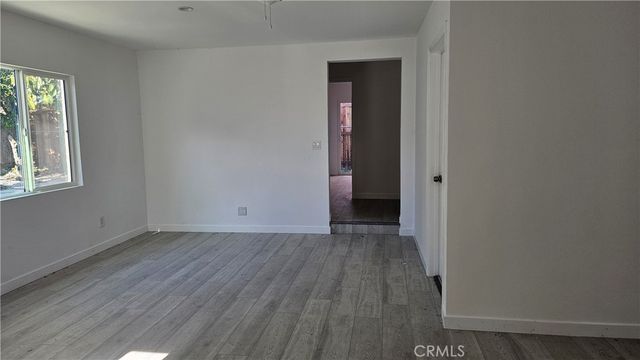 17615 Victory Boulevard, Lake Balboa, CA 91406