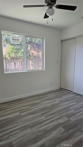 17615 Victory Boulevard, Lake Balboa, CA 91406