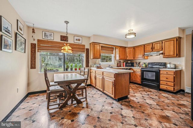 29 PIERSON DR, Hockessin, DE 19707