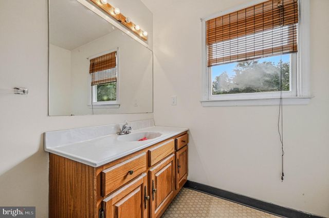 29 PIERSON DR, Hockessin, DE 19707