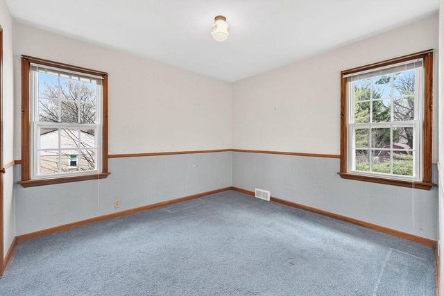 980 Webster AVENUE, Brookfield, WI 53005