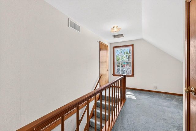 980 Webster AVENUE, Brookfield, WI 53005
